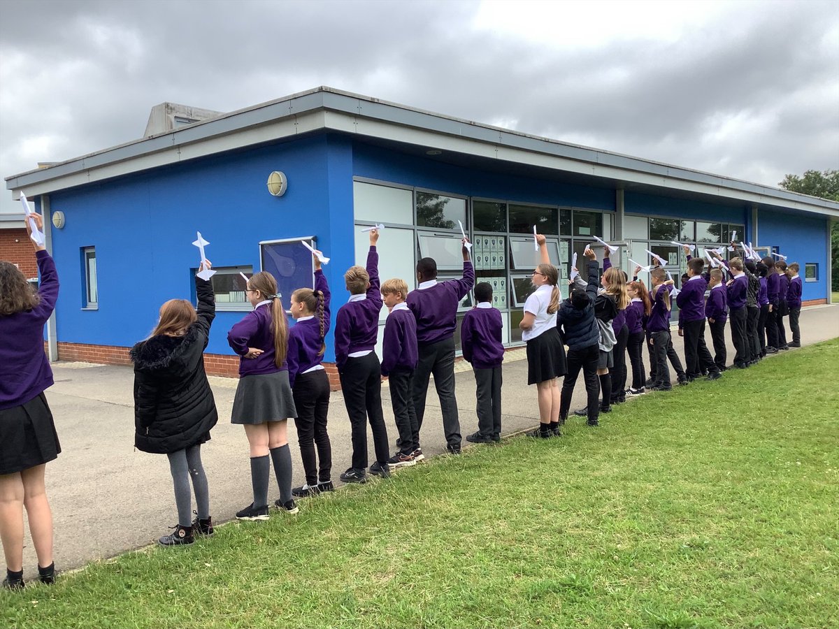 WoodvaleAcad's tweet photo. Y6 had a great session with Atomic Tom @AtomicScienceUK learning about the history of flight. We made rockets and then tested them on the playground. #STEM #WPAScience https://t.co/YoM4VvMGb6