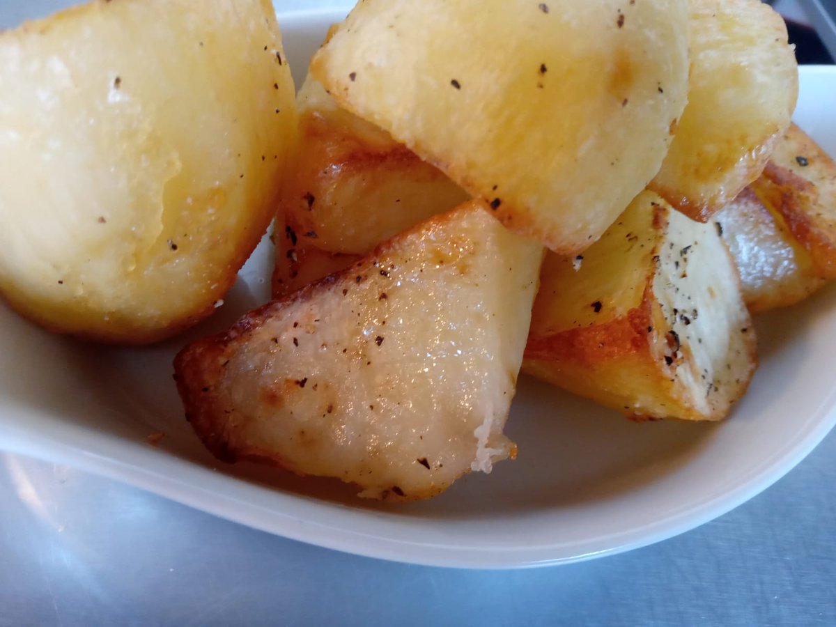 We like to think that the golf at HGC is great, but did you know the food is exceptional too.

Emma always has a varied and delicious menu available for anyone at the club looking to eat, not just the golfers.

☎️- Call 01404 44442 and select option 5 to book a table.