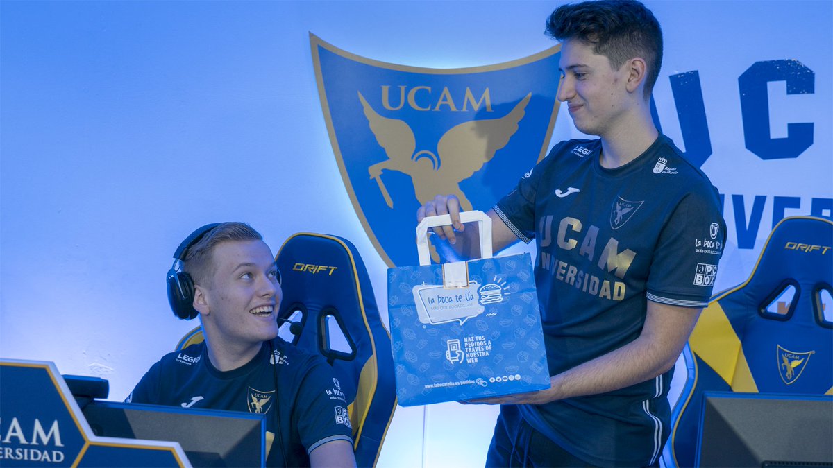 UCAM_esports's tweet photo. La bolsa de la felicidad tiene el logo de @LaBocaTeLia.

#GoUCAM 👊 https://t.co/7m5D6a9Nkq