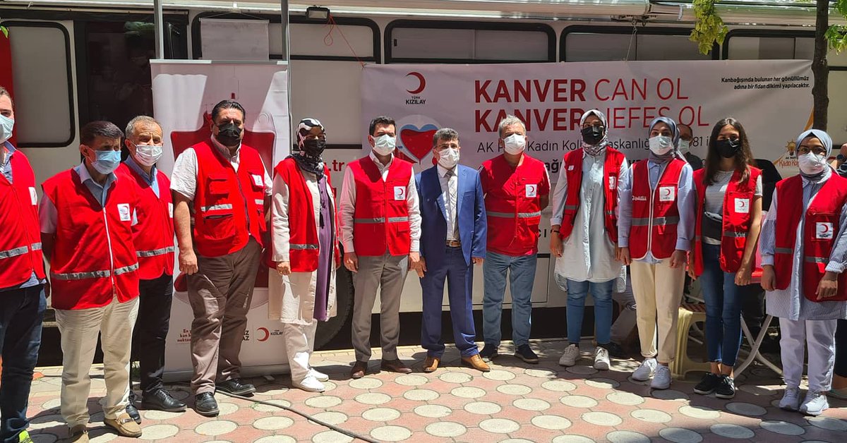 TurkBafra's tweet photo. Sürmekte olan kan kampanyalarımız çerçevesinde AK parti kadın kolları başkanlığı ile ortaklaşa düzenlenen kan bağışı açılış törenini gerçekleştirdik.#kanverhayatkurtar #kanvercanver #kizilay https://t.co/xKA0NTUuyj