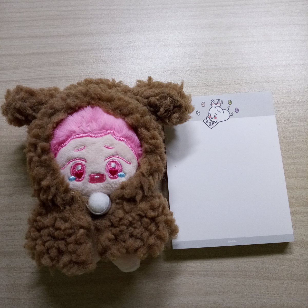 BABA_0_'s tweet photo. 밥알이 떡메 지금 뜯어봤는데 생각보다 작아서 놀랬음 근데 또 작은대로 귀여워서 기절ㅜ https://t.co/QLIzsVhlUE