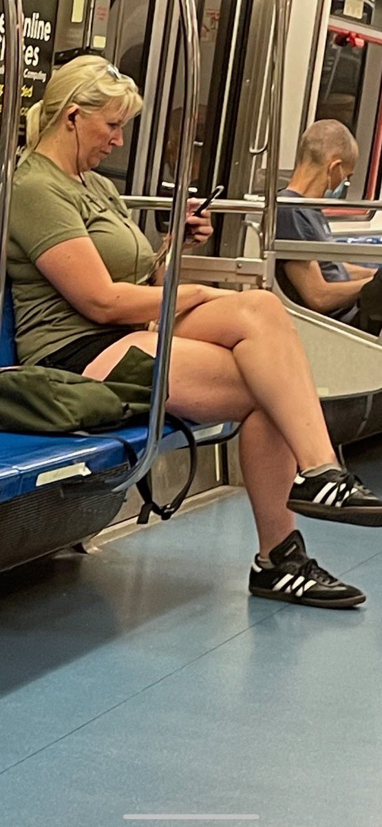 PColan11's tweet photo. @PATHTrain Hoboken 33rd line - Hoboken Station. It is not practical to press an emergency button for those violating the rules. https://t.co/aCVXtdnOtG