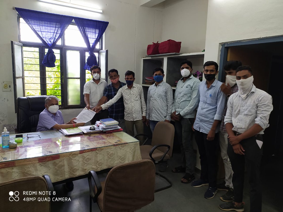 सरकार के द्वारा पटवार संघ के आंदोलन की अनदेखी करने पर प्रदेश स्तरीय निर्णय की पालना में राजस्थान पटवार संघ उपशाखा साबला ने श्रीमान उपखंड अधिकारी महोदय साबला को महामहिम राज्यपाल महोदय के नाम ज्ञापन देकर इच्छा मृत्यु की मांग कर रोष व्यापत किया 
जय संघर्ष जय संगठन 👍✊💪🙏
