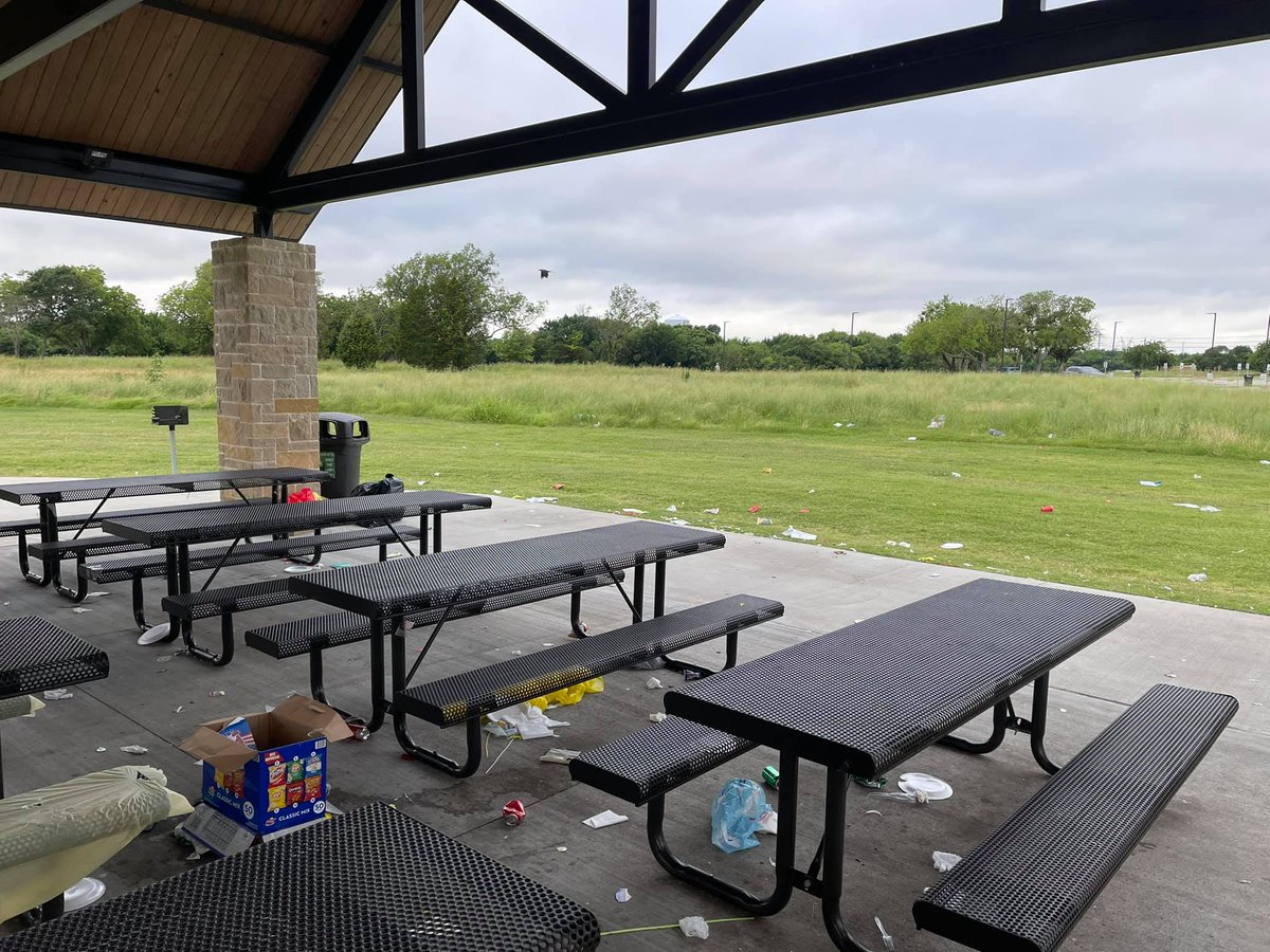 PlanoParksRec's tweet photo. Park pavilions are great places to gather, but an after-party cleanup crew is not included in the rental. We all have a responsibility to keep Plano's parks safe and clean for all to enjoy. Do not leave Plano's parks like this after your next party! Thank you! #parkstewardship https://t.co/GCITtEazS2