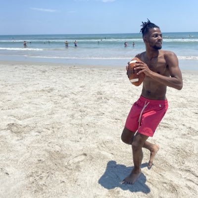 ZoCunningham's tweet photo. #NewProfilePic https://t.co/Uwww7DJbui