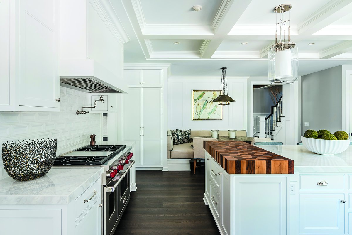 ClevelandMag's tweet photo. W Design's Brittany Green gives us a look inside this stunning Hunting Valley home, with dark hardwood floors and whimsical art. #AtHomeCLE https://t.co/Y8ecl5StUD https://t.co/cJ8Odfru2I