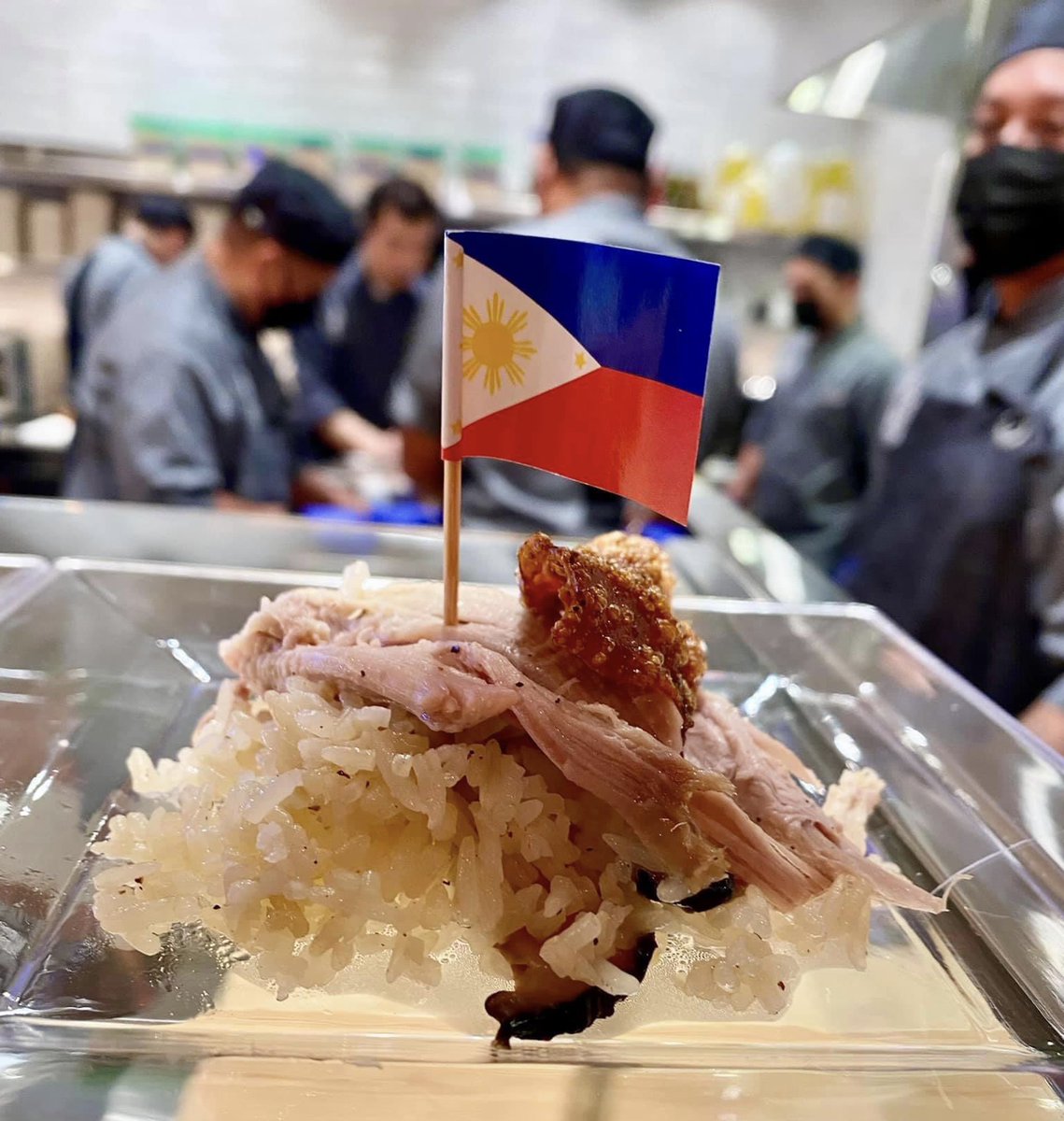 cheryltiu's tweet photo. So much pride for the Philippines🇵🇭 with the opening of Manila-based Pepita’s Kitchen by at Resorts World Las Vegas (@ResortsWorldLV)— the 1st Filipino concept on the Las Vegas Strip, ever! 🥳🎉👏 More about it here: https://t.co/6ayejcHJVV https://t.co/nGCAWIBQju