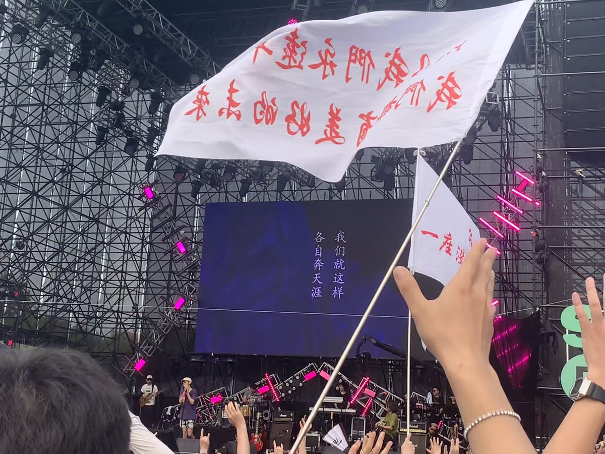 GennaHorton2's tweet photo. 我们就这样各自奔天涯，收留毕业心碎小哥哥 #反差  #母狗 https://t.co/5RNwTSiH5s