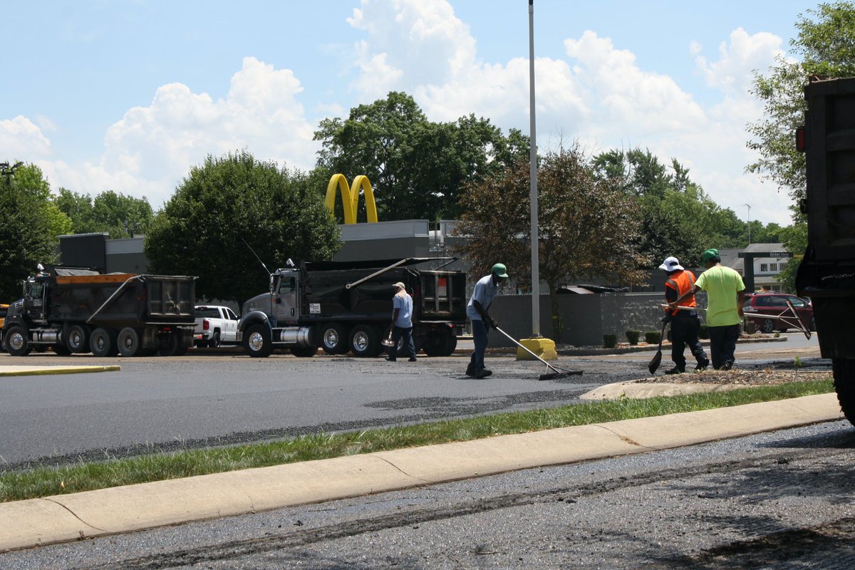 Globe_Asphalt's tweet photo. We’re #repaving a Retail Center #parkinglot in #NoblesvilleIN, home of @AlwaysInStitch, the best place to find arts &amp; craft, sewing supplies, fabrics, yarn, notions &amp; machines in Central Indiana. Also, a great place to find a wide range of on-site quilters &amp; knitters classes. https://t.co/gch8bHL5if