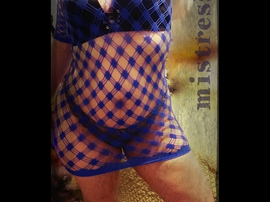 MistressVice's tweet photo. Did you know I get naked on SkyPrivate? I will also dominate your puny behind. Call now or I won't have time for you.     https://t.co/9ZUV3jnXF4 https://t.co/c8QVF5BJby