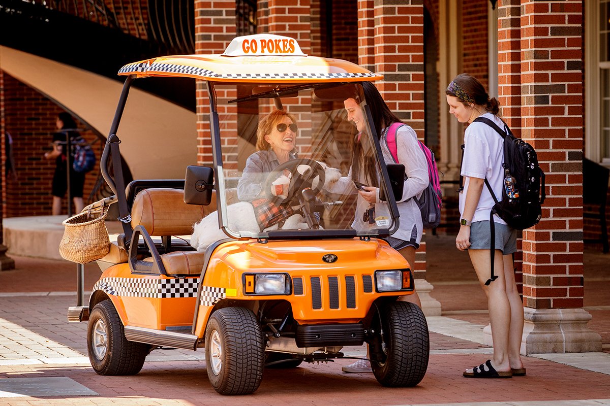 OKStateSA's tweet photo. Thank you @burnshargis and @OSUFirstCowgirl for your immeasurable impact at @okstate. We appreciate everything you have done to support our students, enhance our campus community and build genuine connections with the #CowboyFamily. https://t.co/bHg5aueWY6