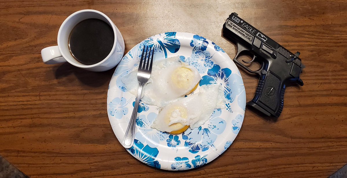 GroundStan's tweet image. #goodmorning make sure u have your breakfast and protect yourself at all cost 💪🏼💪🏼 #standyourground #knowyourrights #SecondAmendment