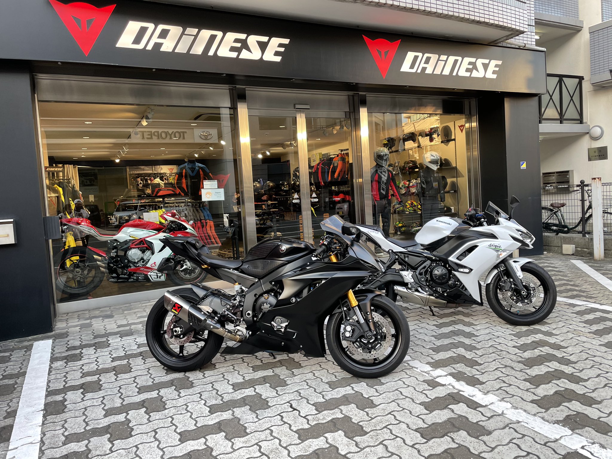 Ryu Yzf R6 老けたので 名前 Ryu 性別 男 年齢 28歳 生息 福岡 身長 175 車種 Yamaha Yzf R6 好き 食べる ゲーム みぃ 嫌い 常識ないやつ 一言 マットブラックしか勝たん