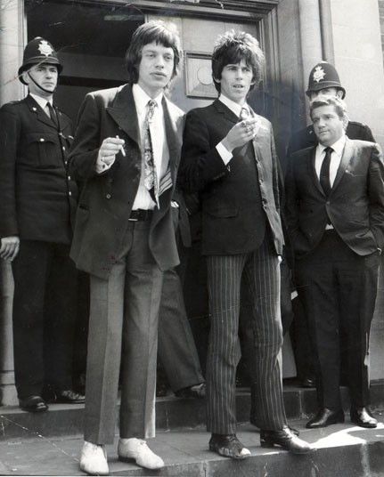 BoredWeb3's tweet photo. On this day in 1967, Mick Jagger and Keith Richards are both found guilty on drug charges and sentenced in a London court; Richards gets one year, Jagger three months. https://t.co/DIBBkJr8zh