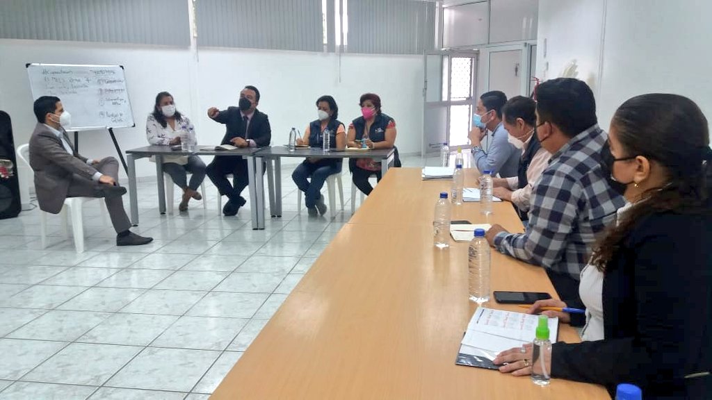 izurietabogado's tweet photo. #MIESZona4 l Con el @GADPORTOVIEJO  realizamos la primer reunión preparatoria para conformar la Mesa Técnica  Cantonal para la Erradicación del Trabajo Infantil.  Trabajaremos fuerte 💪 #JuntosLoLogramos
  ¡Por los derechos de nuestra niñez¡ 👶👭🏫 https://t.co/u9xWbgAD6m