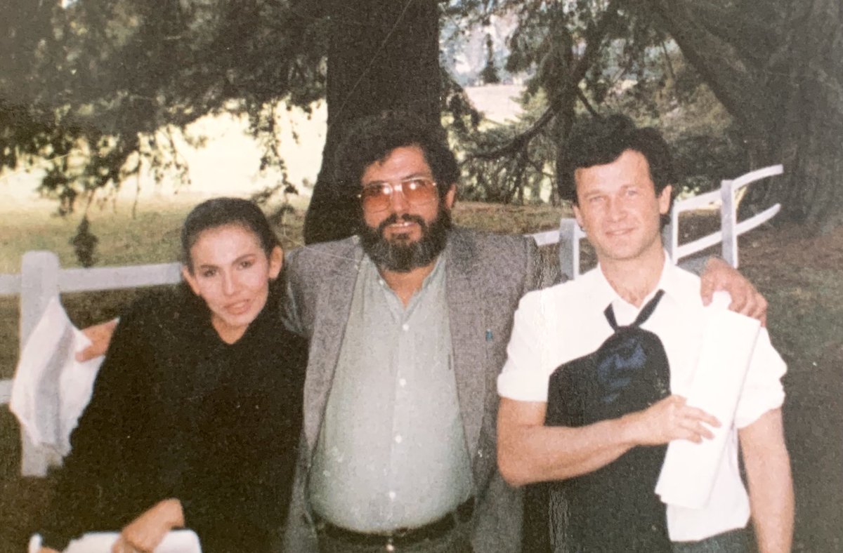 Noridaoficial's tweet photo. Recibo este día con la triste noticia de la partida de mi querido Alí Humar. Mi mentor y maestro, amigo, hombre de familia y profesional ejemplar. Deja una huella imborrable en la televisión colombiana. Mi abrazo amoroso a Guiomar, Fabio y Valentina. Paz en su tumba. https://t.co/Lt88zWw8RT