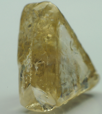 EquityDiamond's tweet photo. #KnowYourDiamonds #Shapes4 #Macles 
If you look closely the diamond looks like two triangular diamonds glued together. This stone is workable only by skilled hands. Different pricing model also applies.
@chioneso98 
@LeeThePoet263 
@GoldNourish 
@y_millin 
@morelearny https://t.co/Y6j82xPMOO