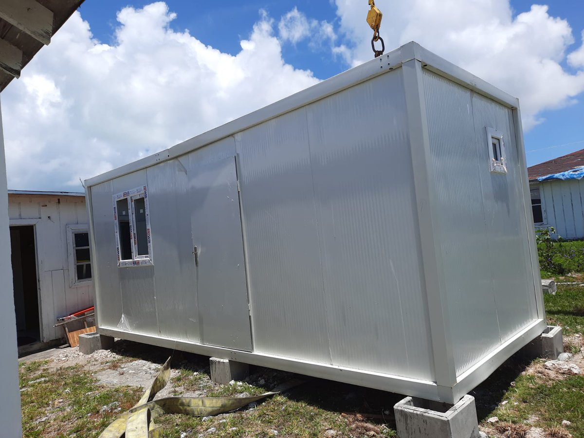 PMDeliveryUnit's tweet image. 18 modular homes were recently installed in Sweeting&apos;s Cay, Grand Bahama by @bahamasdra. Providing housing for locals is a crucial aspect of the #ReconstructionKeyPriority