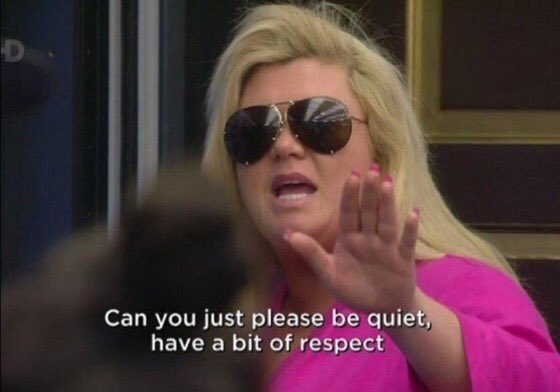 jp9167's tweet photo. #loveisland chloe babe sit down kaz is the queen not you 😫😫 https://t.co/w1iOqdIvVJ