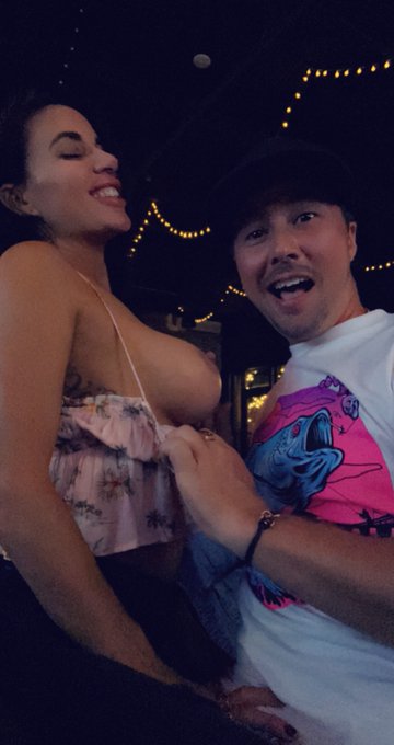 A little public nudity anyone? 😏   @JessyJonesxxx dgaf when we get together! Join both our sites to see<a class="tags" href="/tag/jessyjonesxxx">@jessyjonesxxx</a>