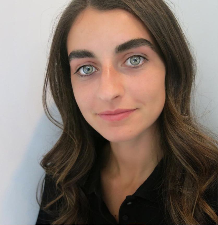 shortcutmobile's tweet photo. “She’s an icon, she’s a legend, and she is the moment!”

We won’t be getting tired of the bold brow trend anytime soon. 

Book an in-home brow tint and wax with a Browtiste Pro. https://t.co/aQOFnc02rA