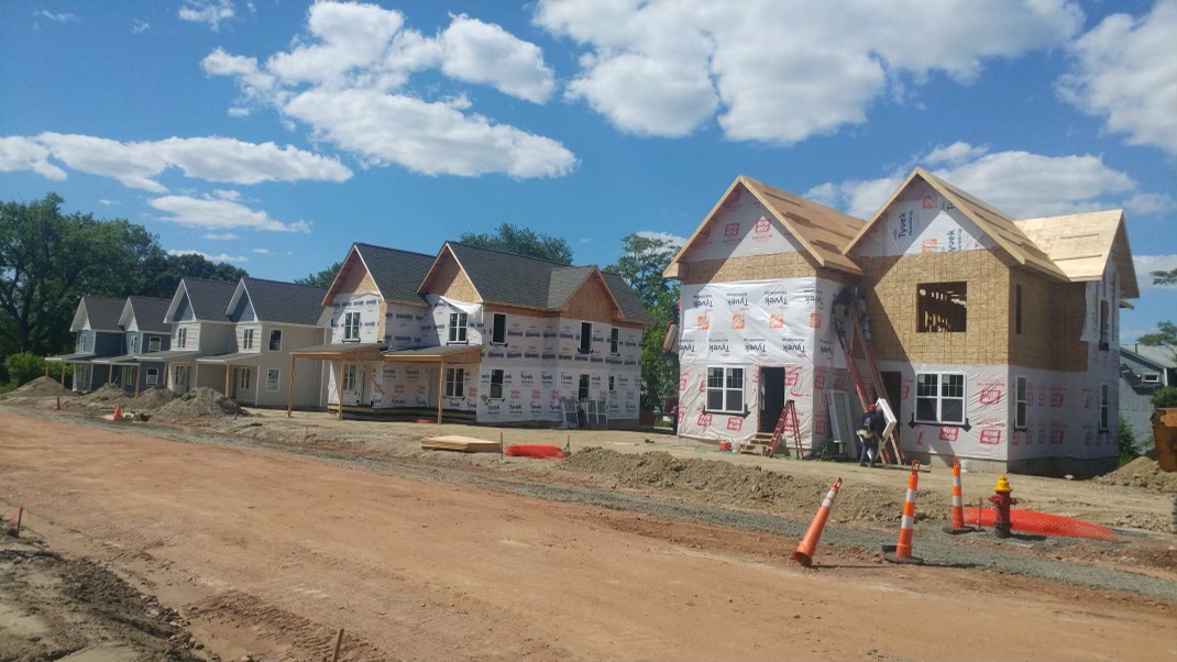 Progress is being made at Brackett Knoll! The 14 two-family owner-occupied homes are being constructed on the site of the former Brackett Park School on Westland Street in Hartford.
