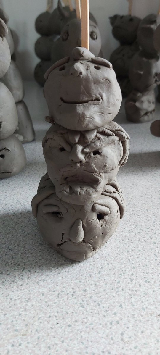 YsgolBroTawe's tweet photo. More amazing photos of our 'emotion' totem poles in Dosbarth 6! Sgiliau celf ffantastig!😍🎨👩‍🎨
#healthandwellbeing
#FaCEproject
@Clarefrog22 @Maesydderwen @MrsBullionsMaes @powyseducation @wgmin_education https://t.co/tqLLjBt12R