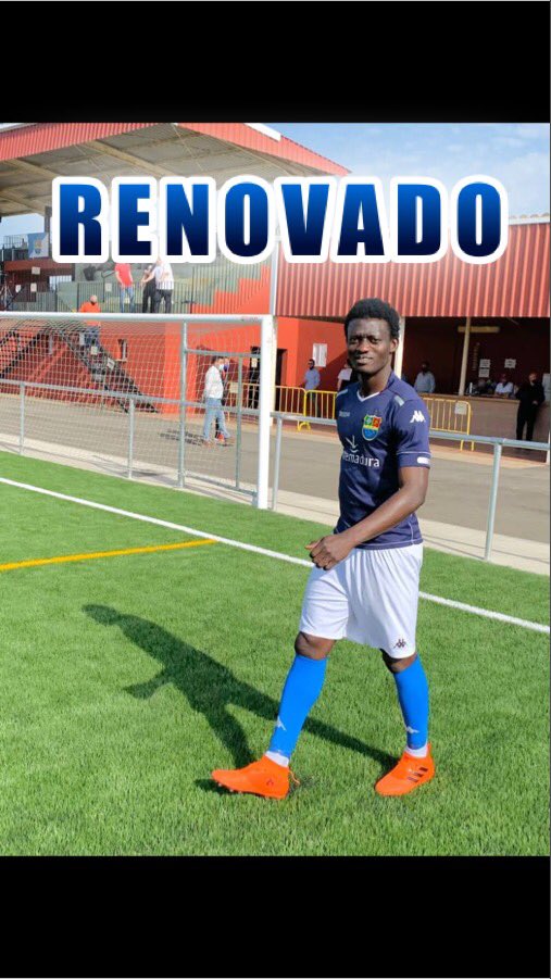 🎙 COMUNICADO |

Uno de los fichajes del año pasado.Pese a no disponer de muchos min por la lesión de rodilla nada más llegar. Aún así metió 4 goles.Delantero con gran juego de espaldas y potencia. <a href="/BABAAWAL19/">BABA AWAL 9</a> renueva!!! Gracias x seguir apostando x estos colores!🔵⚪️🔵