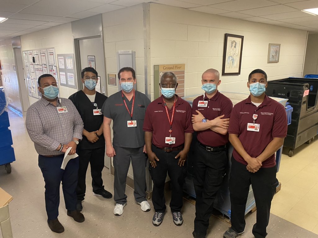 Thank you Tom for presenting at today’s Transport Services huddle on MRI Safety! #RadRocks🧲 #TeamworkMakesDreamwork🌈@AngelaGP_NYPHV