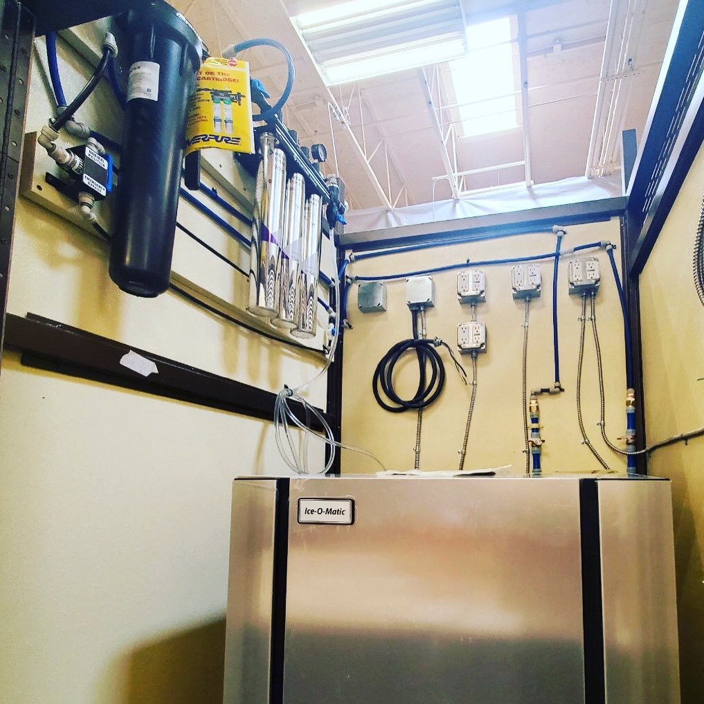 Happy Tuesday everyone! Another Everpure filtration system installed! 
•
•
•
#waterfilter #waterfiltration #reverseosmosis #coffeefilter #filters #coffee #espresso #waterfilters #filtrationsystem #waterfiltersystem #espressomachine #icemachine #oregoncoffee #pdxcoffee