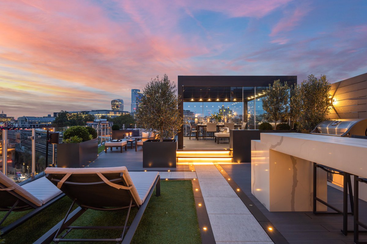 CourageYard's tweet photo. We’ve got serious home envy with June’s #HomeoftheMonth! 😍
Take a look at this incredible penthouse nominated by @hamptons_tower’s #CourageYard branch.
Find out more about the property at https://t.co/A80mCPMS0b
#London #Residentialproperty #se1 #shadthames #penthouse https://t.co/pT6eFSK7on