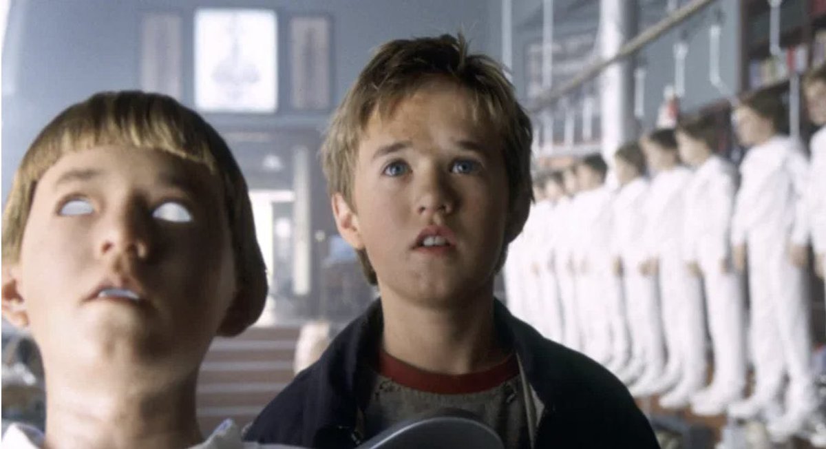 davidehrlich's tweet photo. Spielberg’s polarizing masterpiece A.I. came out 20 years ago today. woof!

I wrote about how I always found the ending to be unbearably sad, and why - after watching the film a dozen times over two decades - i was finally able to find the beauty in it:

https://t.co/MBaV87Z7GA https://t.co/2B8OoQEfUl