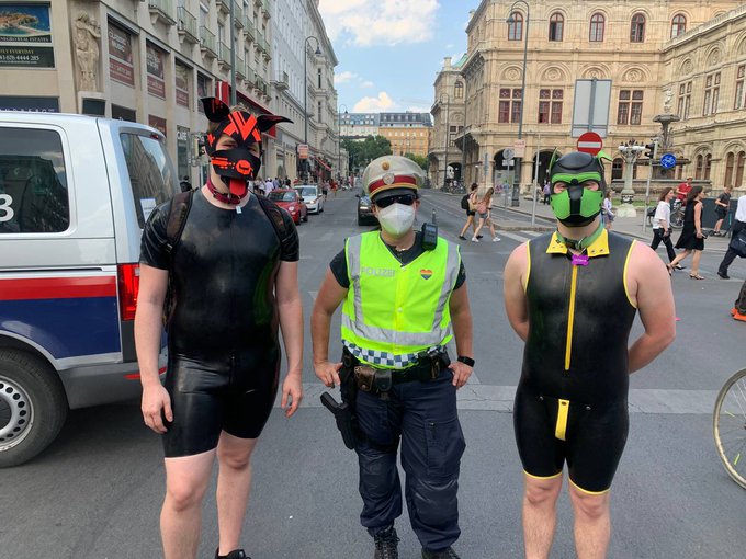 2 pic. Some more photos of #viennapride2021 ? check them out! ? There even was a police officer who really