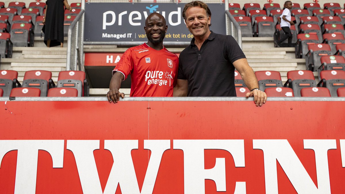 JLukoki's tweet photo. Happy to sign for Fc Twente. God is good 💪🏾✍🏾 https://t.co/HZJ7hkljJL