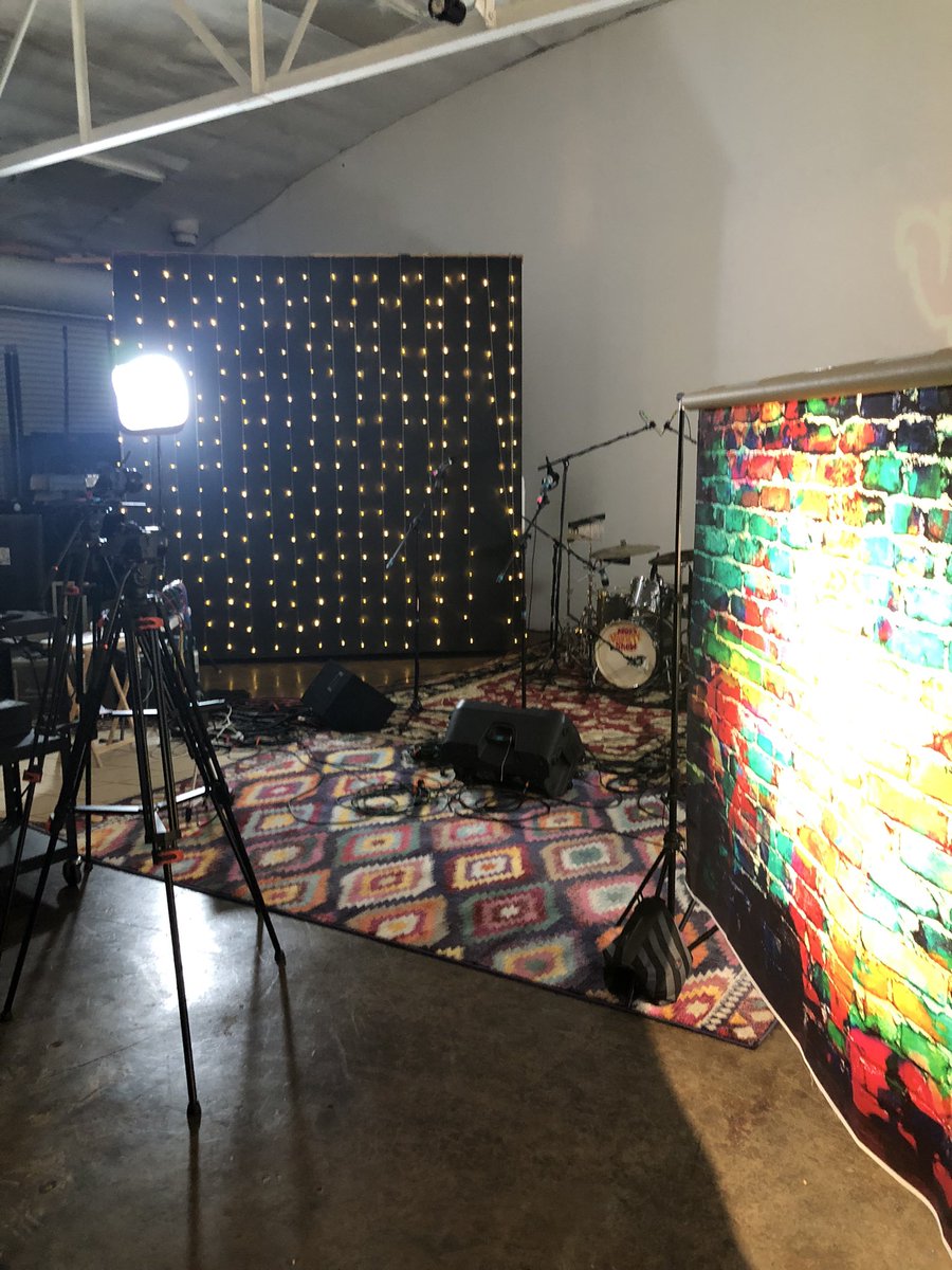 SoNashvilleTN's tweet photo. On the set of Season 3 of the “Mars Variety Show”! @Mars_Presents @JasonMarsden https://t.co/WJhIPPidEe
