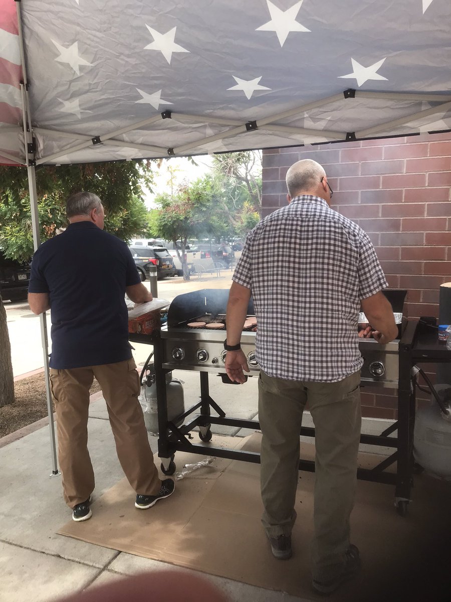 PPDWatchIVCapt's tweet photo. It’s “Steel Beach” BBQ day at the PPD! It’s the day command staff buys and grills food for our awesome employees. They deserve our appreciation! Here, Captains Anderson &amp; Bodmer are getting burgers &amp; hotdogs ready to go: https://t.co/vc7pENrL9V