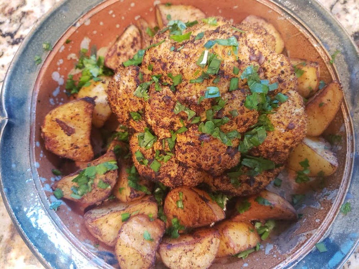 Cbp8Cindy's tweet photo. Check out this new recipe from https://t.co/XBeCGeM0Iu!
Whole roasted cauliflower in a #coffee marinade
https://t.co/L4KzLKEGqm
https://t.co/ex1zBo2igC
#CookingWithCoffee https://t.co/DbHTES7a1k