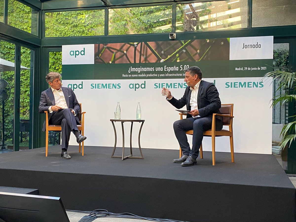 siemens_es's tweet photo. La iniciativa #DEGREE es el paso decisivo hacia la #sostenibilidad que damos en Siemens. Y lo damos porque la sostenibilidad debe estar en el centro del enfoque del negocio, es lo principal, y no un elemento más.
#AfterworkAPD #TechnologyWithPurpose #TransformTheEveryday https://t.co/nY5gIN7K2G