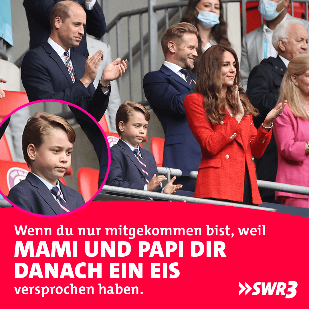 swr3's tweet photo. Deutschland gegen England im Stadion und Prinz George so: „Hurra!!“ – nicht. 😂 Bei Uroma in Jogginghose chillen ist ja auch viel cooler! 😉
#EURO2020 #ENGGER #GERENG https://t.co/r9Wwraegdg