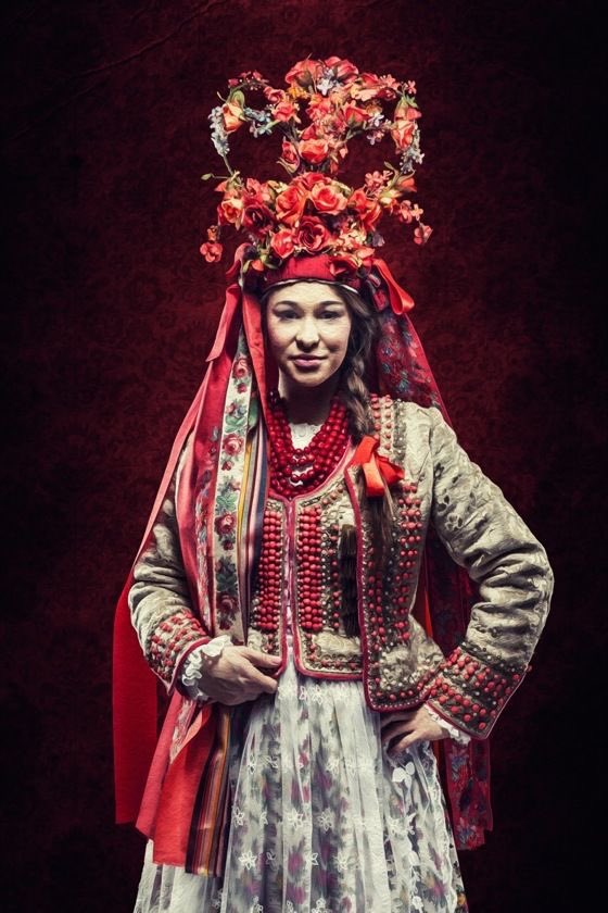 easteuropeworld's tweet photo. Bride from Kraków, Poland in the traditional regional wedding clothing https://t.co/4TtLW7ulgH