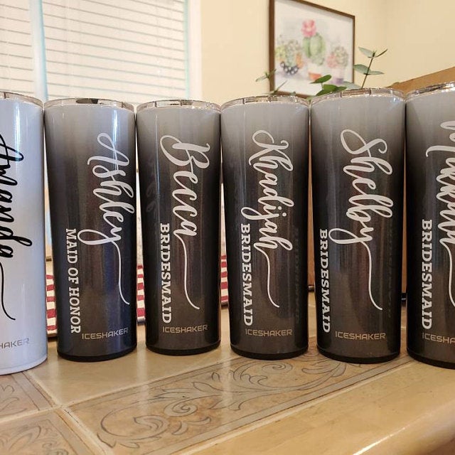 EverythingDecor's tweet photo. Thank you, Amanda, for dropping us a line! These are our black to white ombre skinny's with white vinyl for the name. She added a glitter white cup with her name on it to match her tribe 😊

https://t.co/BPajyiFFog https://t.co/jhX9s1vgec