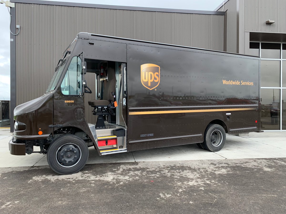 RepAshleyHinson's tweet image. So glad my team could attend the ribbon cutting for the new @UPS facility at the Eastern Iowa Airport today! This is a significant investment in our community that will help create jobs &amp;amp; grow our economy. #IA01 @fly_CID