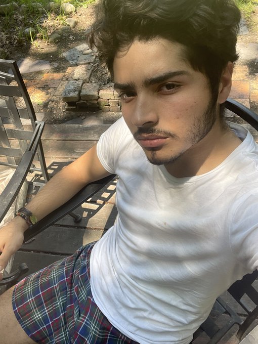 Before and after a blunt 😶&zwj;🌫️  Full vids on: https://t.co/KgJZTEWmBH https://t.co/OyLXI9k5pp