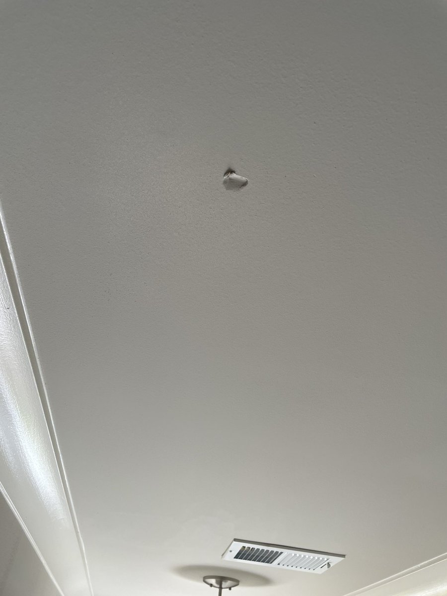 Rodzillaa_'s tweet photo. Praying I never have to shop at @BrandsMartUSA again. They delivered my refrigerator and damaged my Brand new Home. At first they seemed attentive to fixing the repairs. Now I can’t get help from anyone. #poorcustomerservice https://t.co/DbUkJyQtb0