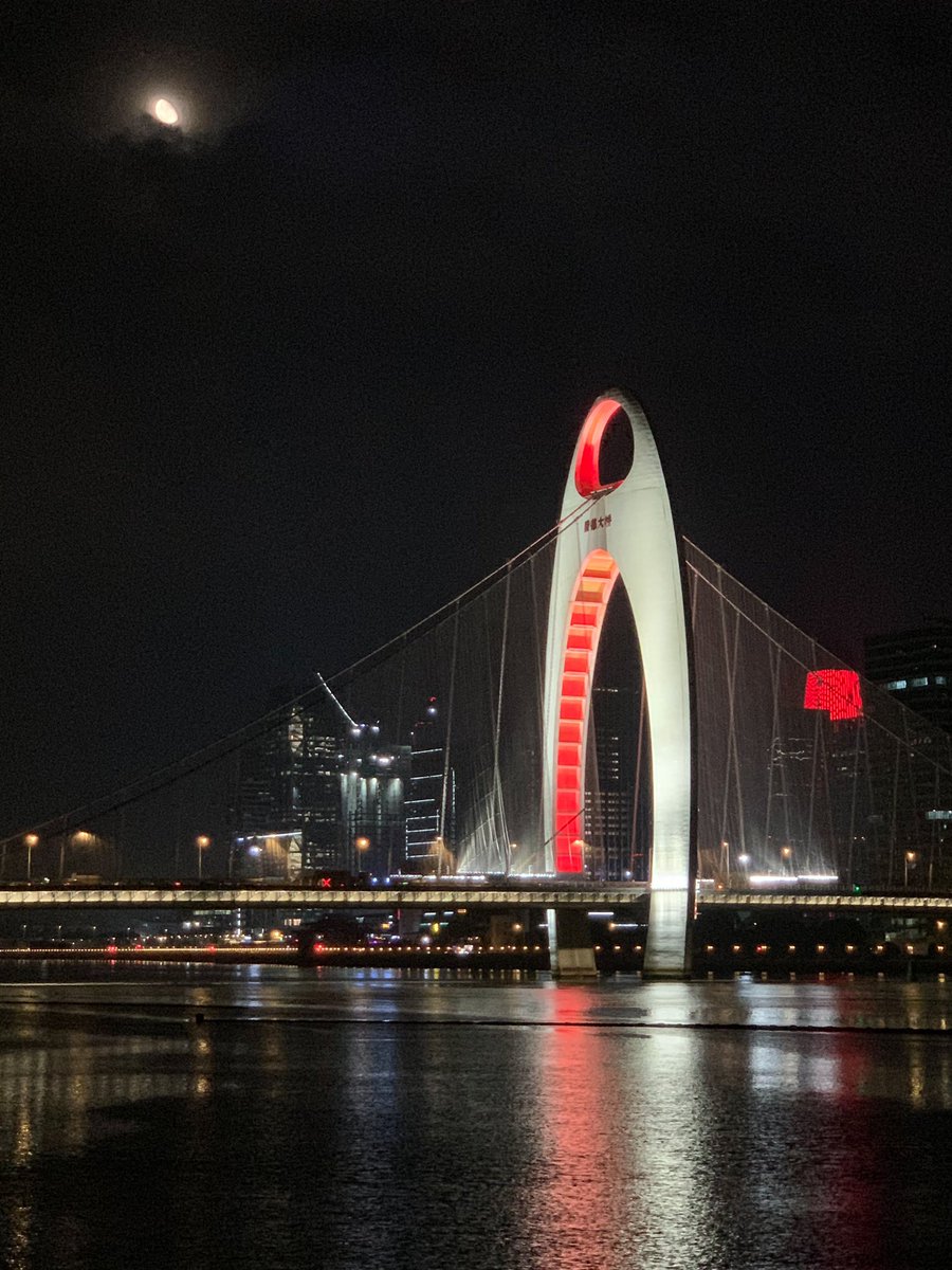legendliangYT's tweet photo. Moonlight of Liede Bridge, Guangzhou 月光下的猎德桥 #guangzhou #moonlight #zhujiangnewtown #liede #pazhou #tianhe #haizhu #GlamorGuangzhou #广州 #月亮 #珠江新城 #猎德 #琶洲 #天河 #海珠 @thatsguangzhou @exploregz_ @Guangzhou_City https://t.co/dNdd3FVYK8