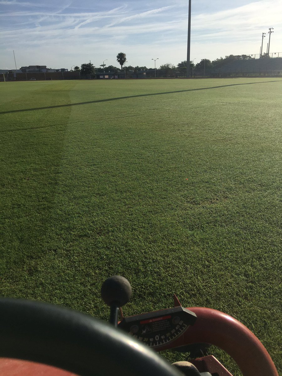 Diagonal mow on the Game Field this morning. Head Coaches wear a lot of hats, the play calling one is the least worn. Remember that young bucks.
#swordsup #playfast