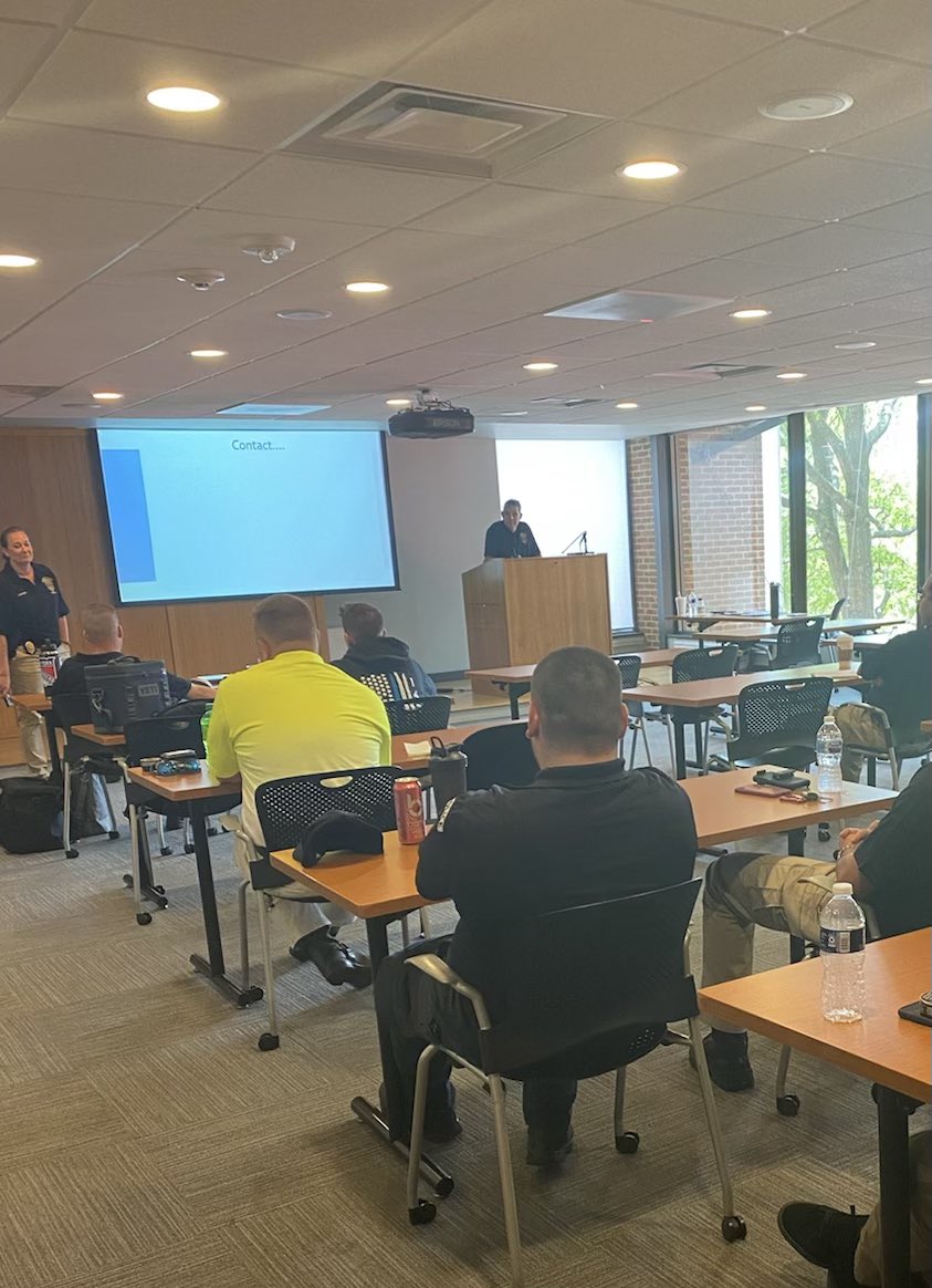 cvillepolice's tweet photo. Our officers are participating in a two-day de-escalation course this week. We appreciate Lt. Kim Mooney and Sgt. Carrie Griffith from @RichmondPolice for providing us with more knowledge and resources to better serve our community! #ServiceBeyondtheCall https://t.co/HqQceKDqWS