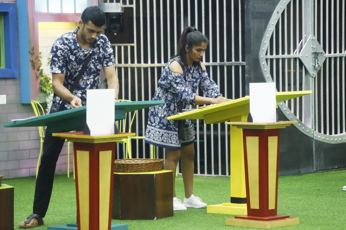 divya_uruduga's tweet photo. A puzzle in life is a bunch of broken piece if connected right, becomes Masterpiece 😉
#puzzletask #captaincytask

#TeamDivyaUruduga #DivyaUruduga #UrudugaDivya #DU #D #Uruduga #BiggBossKannada #Season8  #GirlFromGreen #BBK8 #ColorsKannadaoffical #colorskannada #voot #vootselect https://t.co/fn7844Nrg0