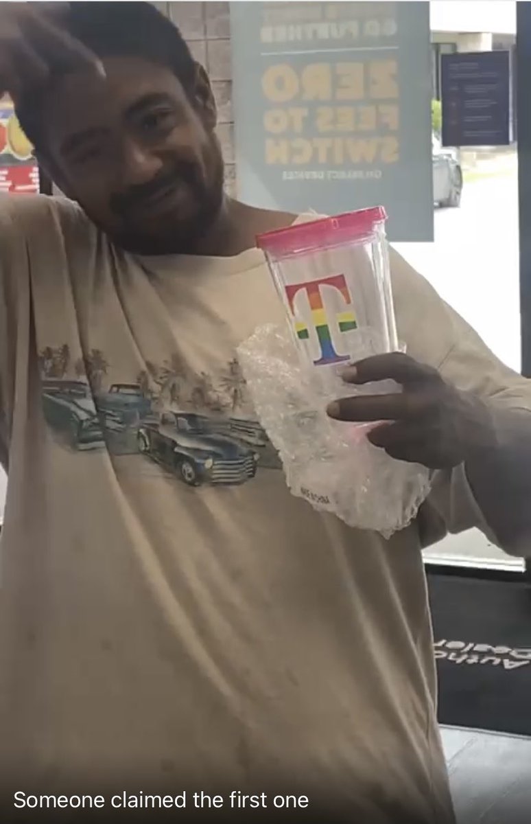 BKGVLSCMetro's tweet photo. T-Mobile Tuesday’s absolutely rocks. Making customers happy proving we are ALL IN and ALL TOGETHER!! @GranigliaAngelo @MetroEdgar @KenMillerFLC @mbtm_scott https://t.co/nC706wrvTt