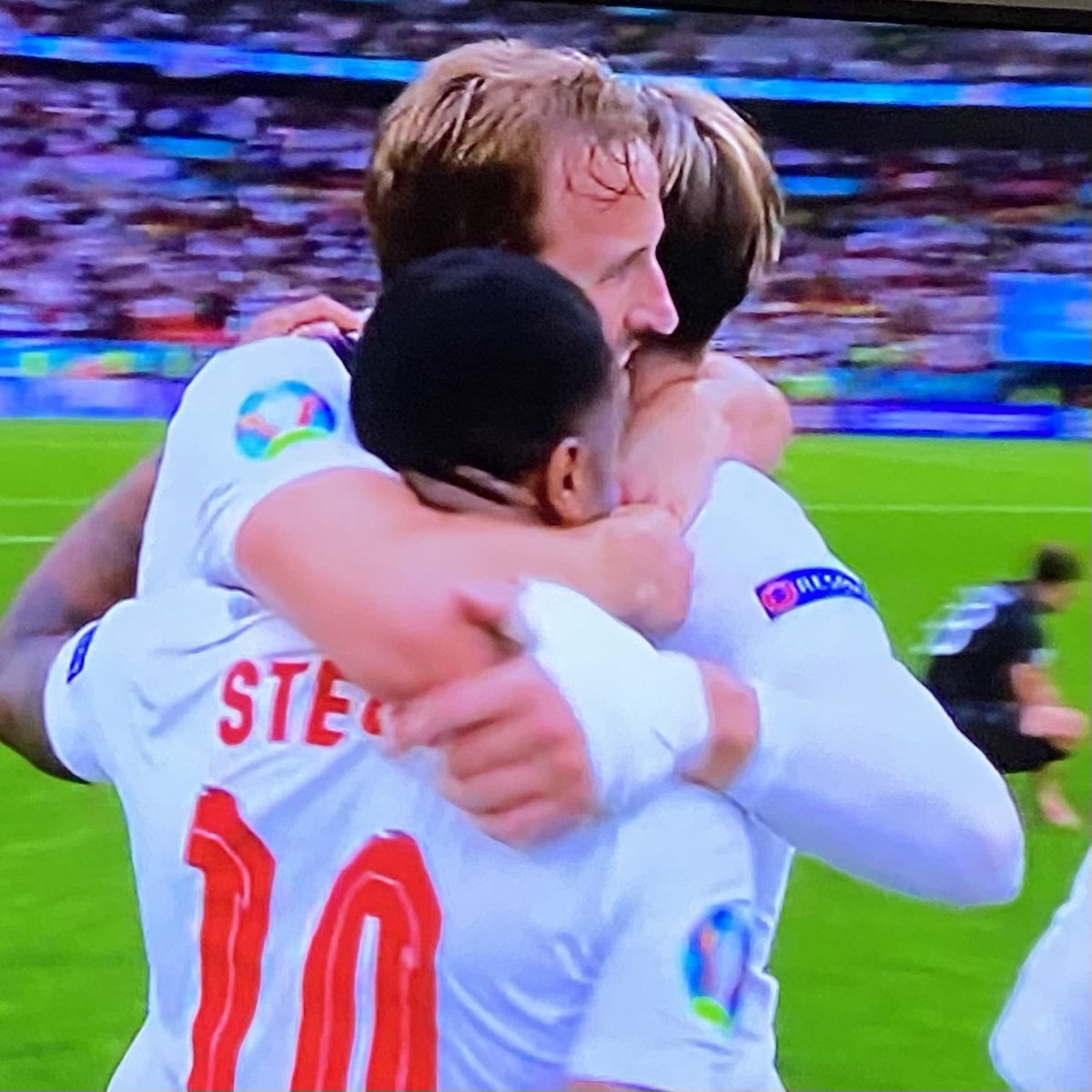 GDewson's tweet image. Well done #EnglandvGermany #footballscominghome 📣